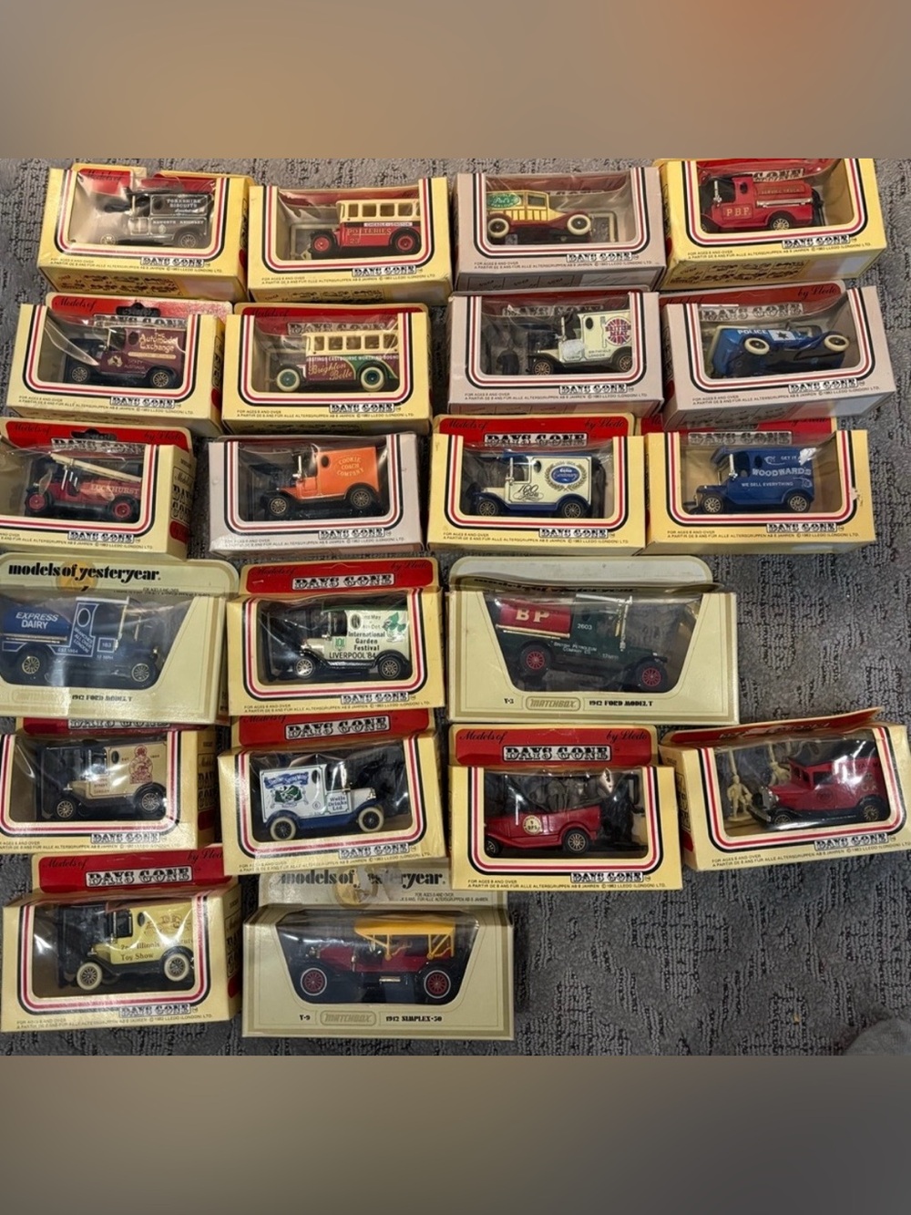 Vintage Die-Cast Toy Car Set - Assorted Colors